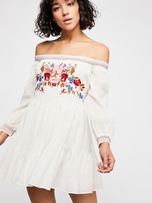 Women  Spring and Summer Bohemian Flower Embroidered Shoulder Dress