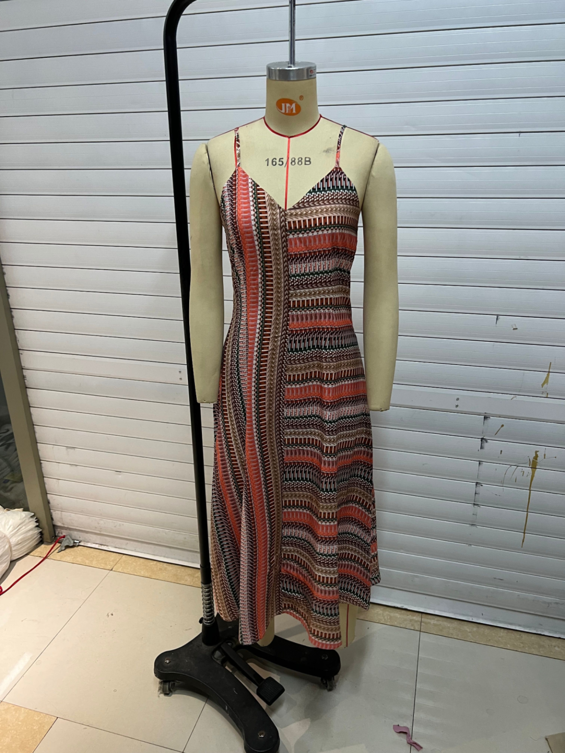 Geometric Abstract Print Sweetheart Neckline Spaghetti Strap Dress - Image 3