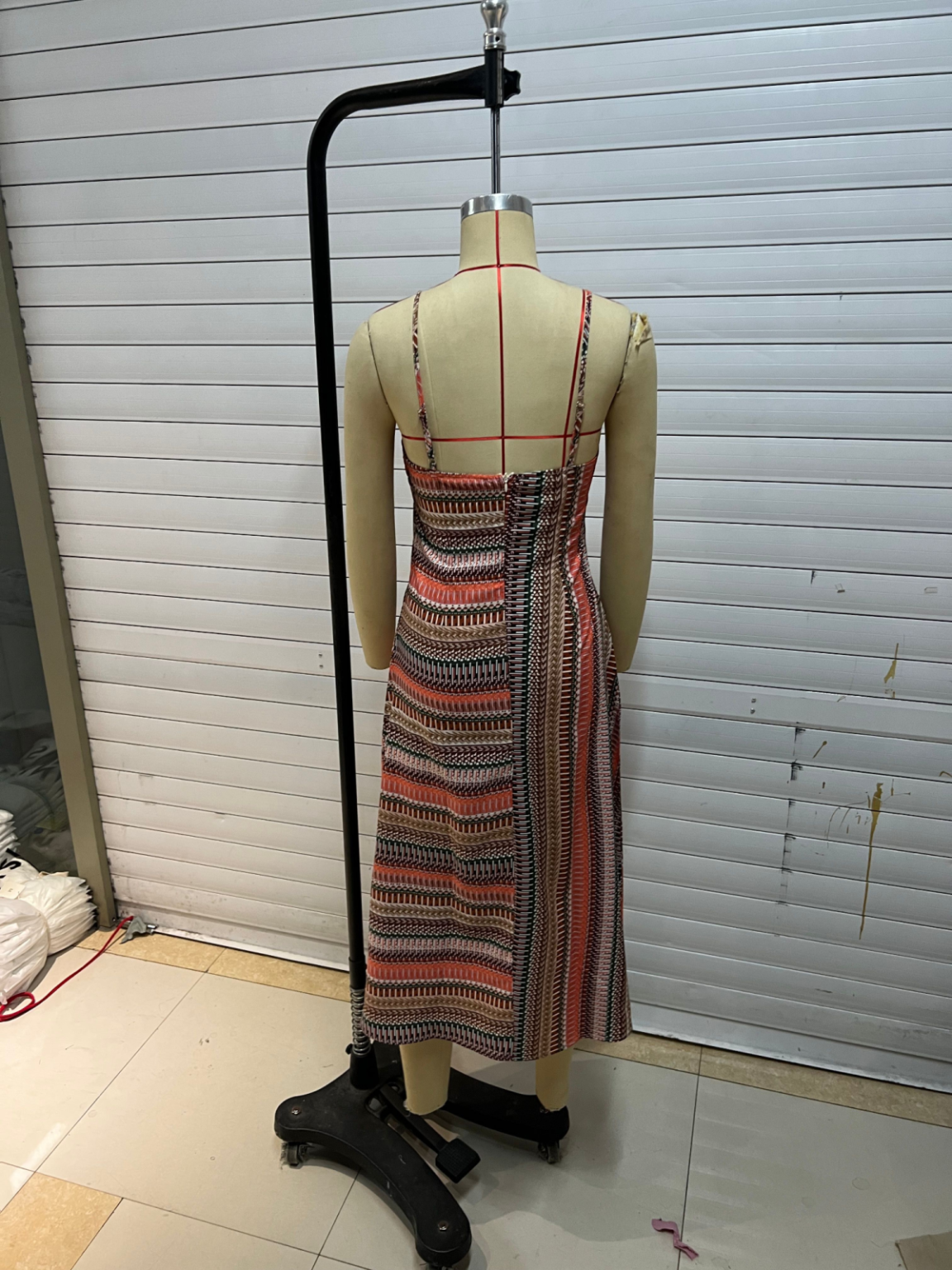 Geometric Abstract Print Sweetheart Neckline Spaghetti Strap Dress - Image 5
