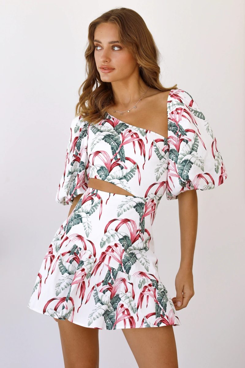 Summer Women Tropical Printed One-Shoulder Mid-Sleeve Sexy Waist Hollow-out Stitching Dress - Image 3