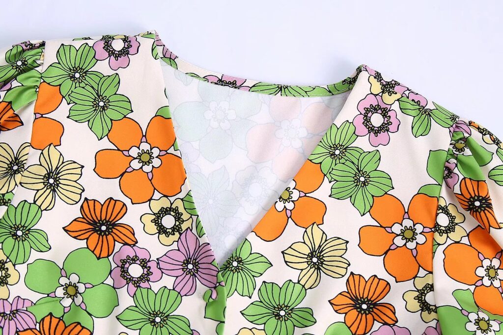 Summer Women Clothing Floral Printed V-neck Puff Sleeve Short Shirt Top - Image 3