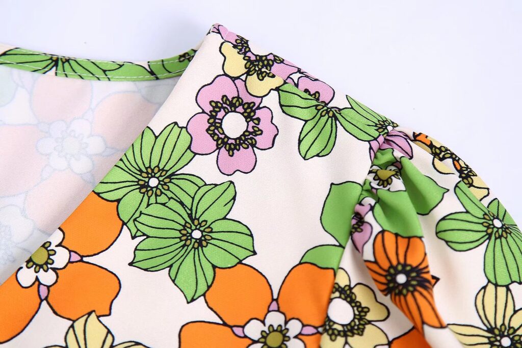 Summer Women Clothing Floral Printed V-neck Puff Sleeve Short Shirt Top - Image 5
