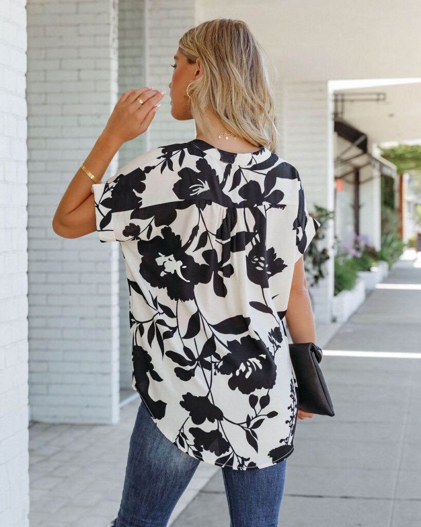 Summer  Women Loose Printed Short Sleeve V-neck Buttons Chiffon Shirt - Image 2
