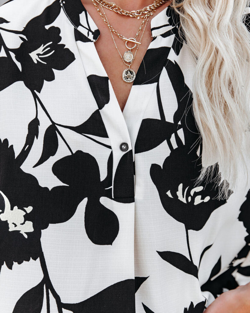 Summer  Women Loose Printed Short Sleeve V-neck Buttons Chiffon Shirt - Image 3