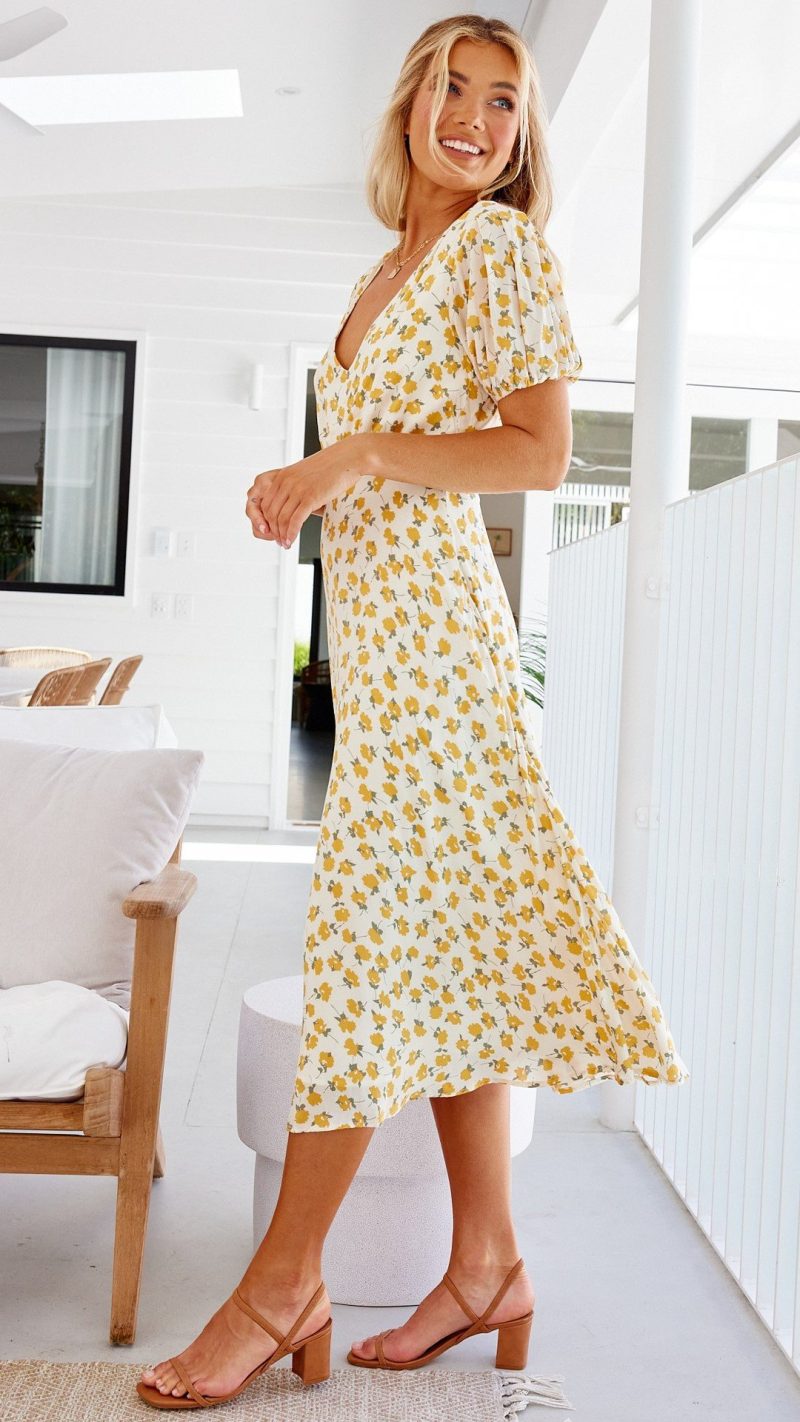 Printed Short Sleeve V-neck Pleated Dress Women Clothing - Image 4
