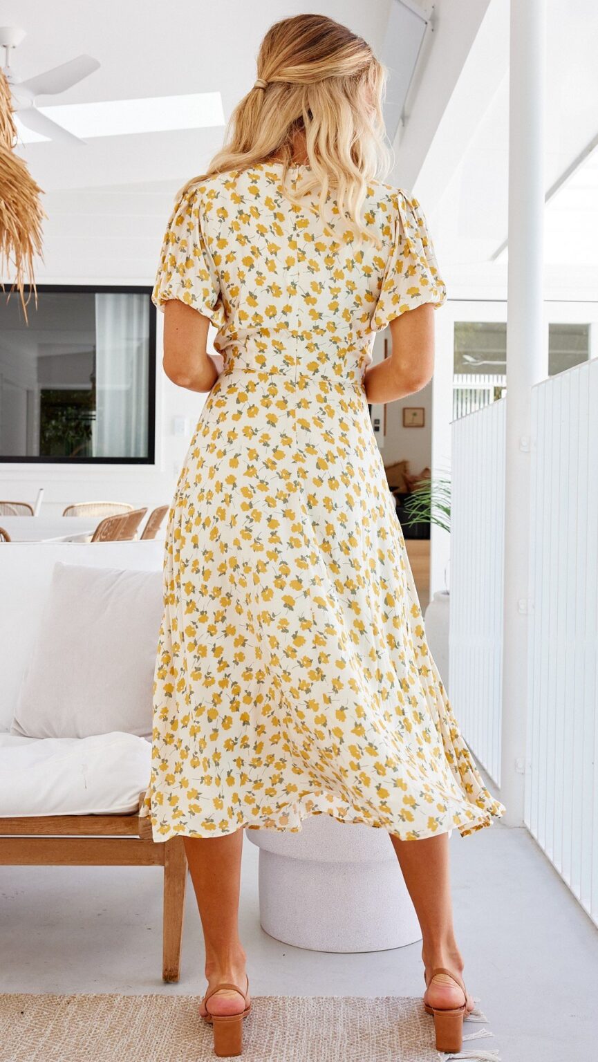 Printed Short Sleeve V-neck Pleated Dress Women Clothing - Image 5