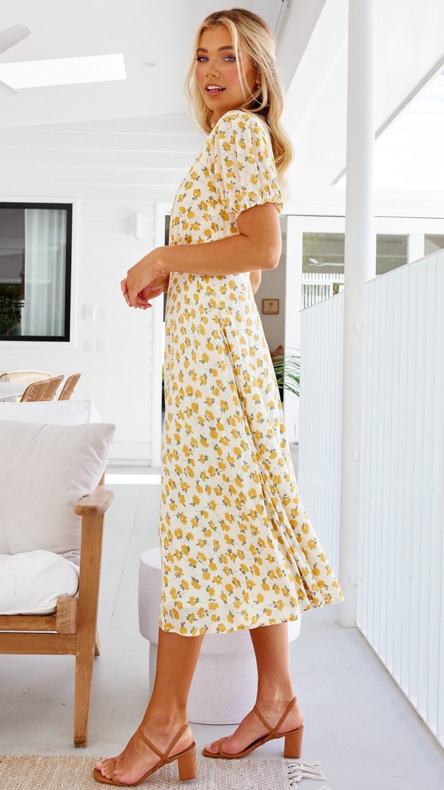 Printed Short Sleeve V-neck Pleated Dress Women Clothing - Image 3