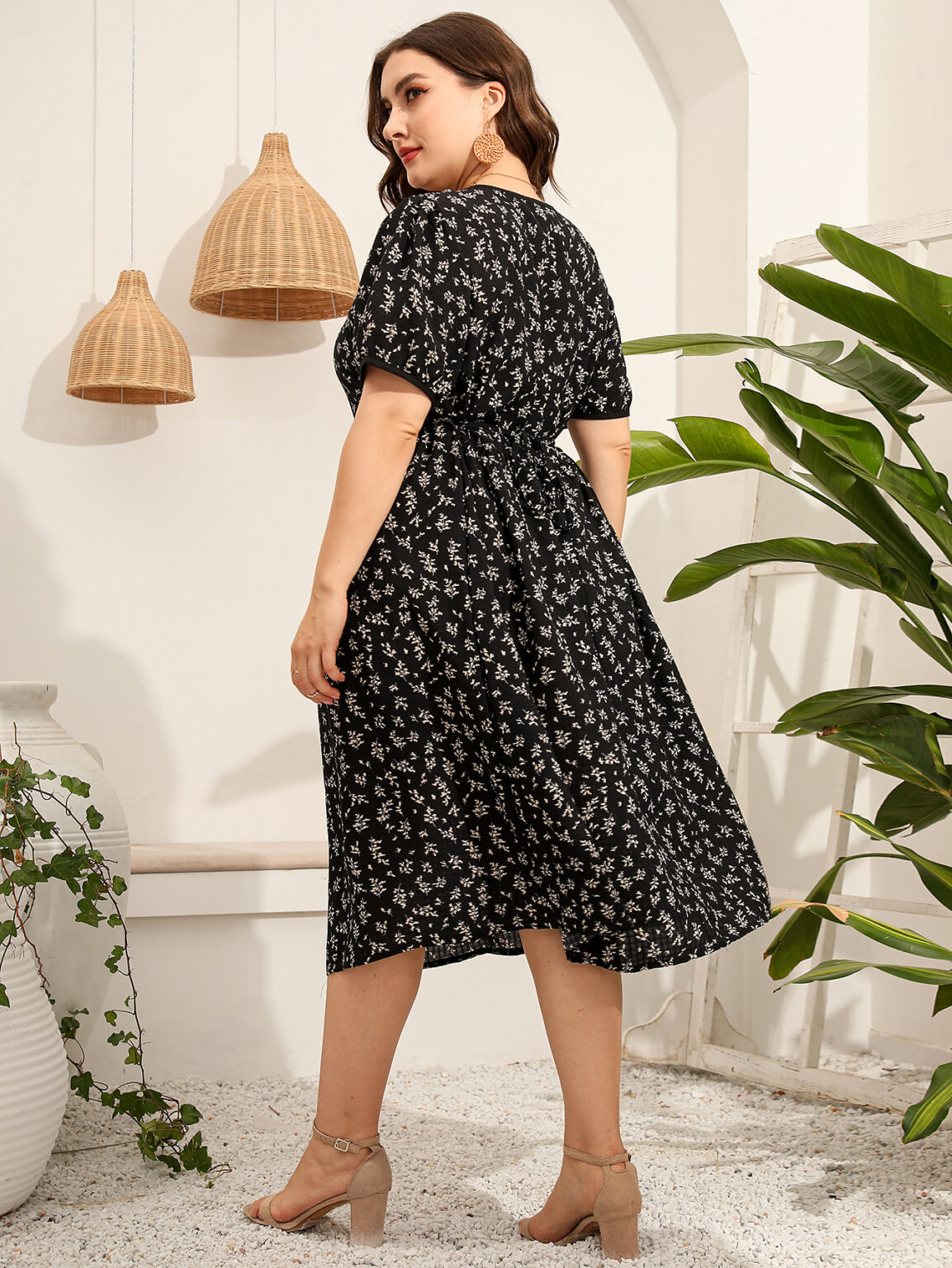 Plus Size Women Printed Short Sleeve Square Collar Slimming Dress - Image 5