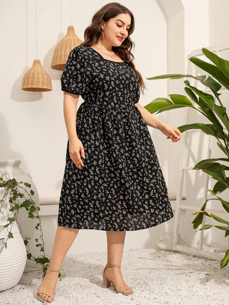 Plus Size Women Printed Short Sleeve Square Collar Slimming Dress - Image 4