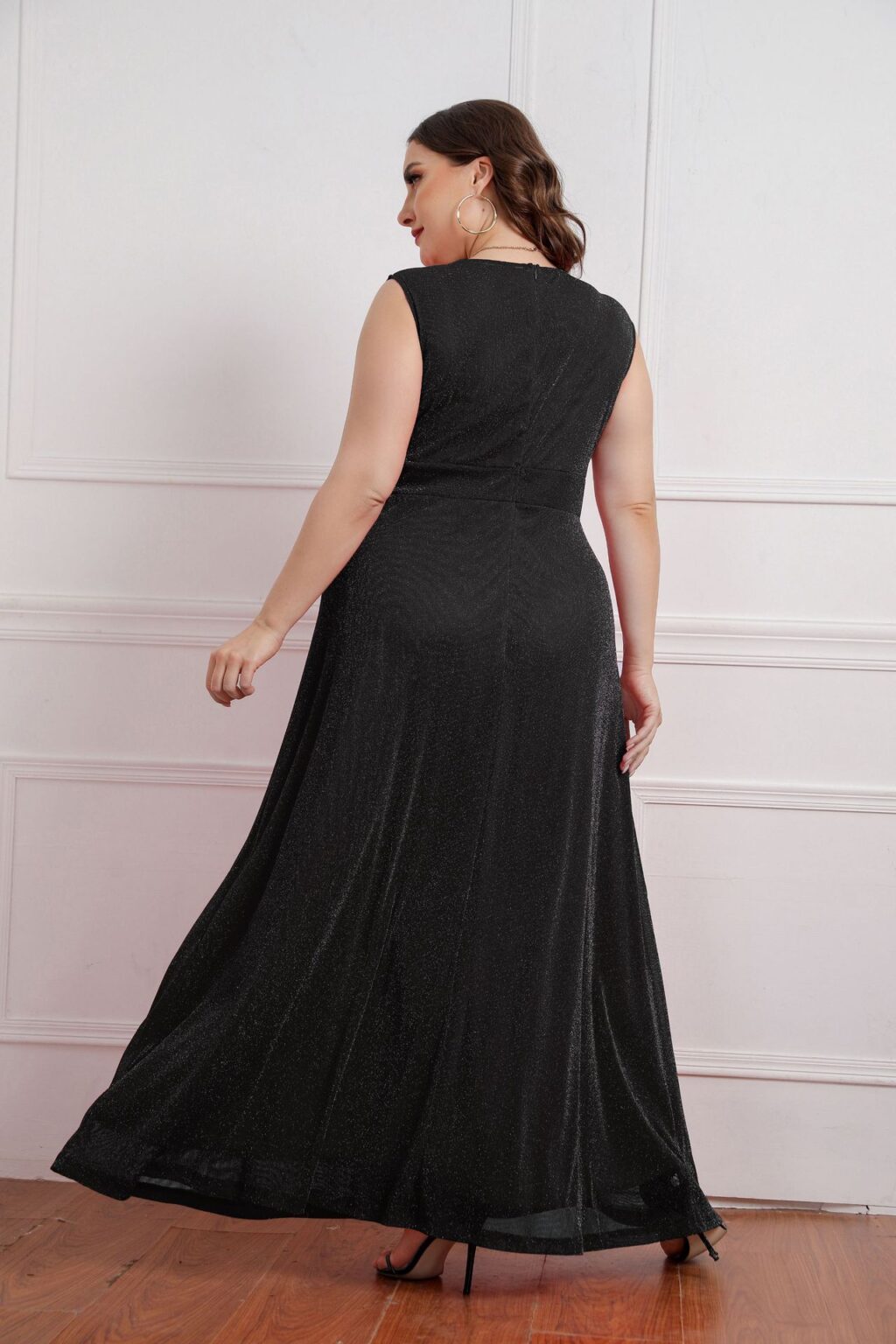 Plus Size Women Summer Sleeveless V-neck Dress Maxi Dress - Image 4
