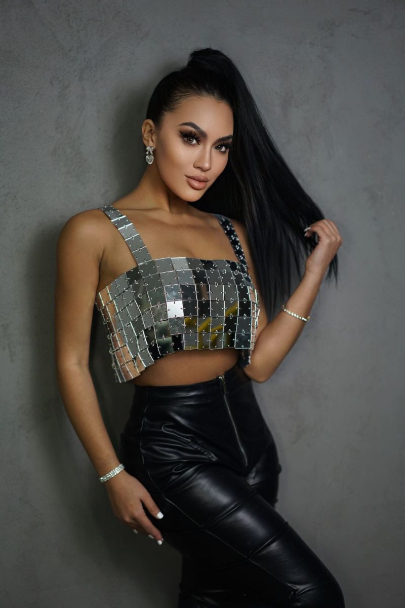 Women Sexy Patchwork Acrylic Paillette Top - Image 3