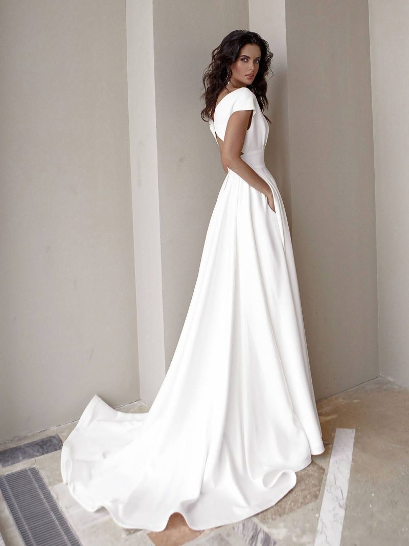 Picture Chest Wrapped Ruffled White Medium Waist Solid Color Office Maxi Dress - Image 3
