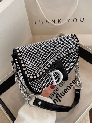 Luxury Designer Diamond-Accented Crossbody Bag – High-Grade Thick Chain, On-Trend Stylish Design