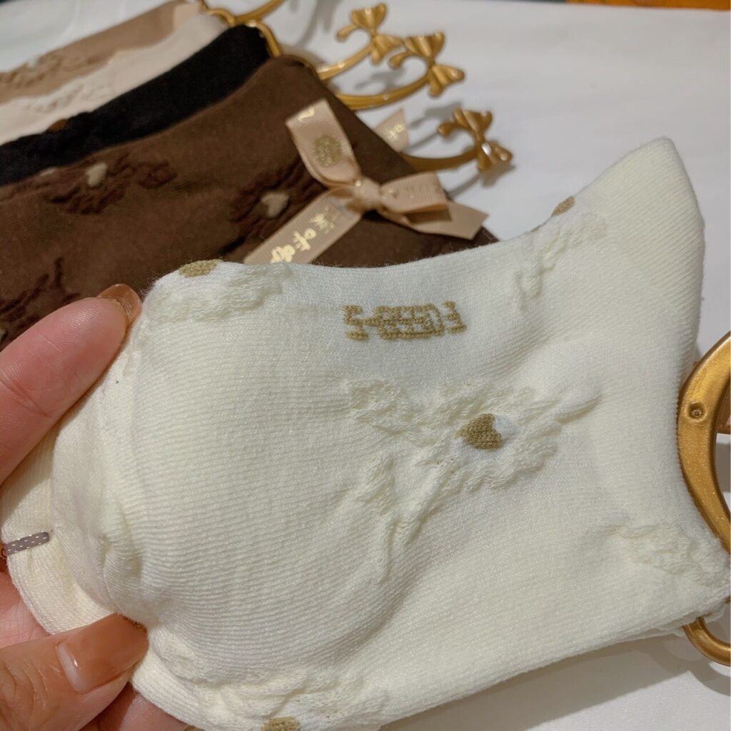 Women's Retro Lolita Style Long Tube Cotton Socks Embossed Palace Pattern - Image 2