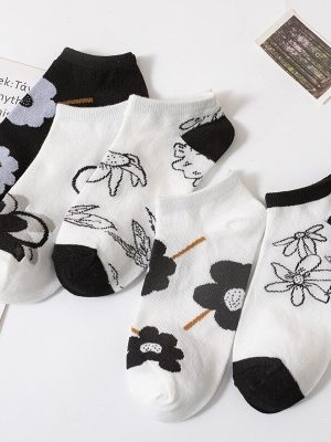 Vanessa’s Lace Love Cartoon Bear Boat Socks Thin Polyester Cotton Socks 5 Pairs