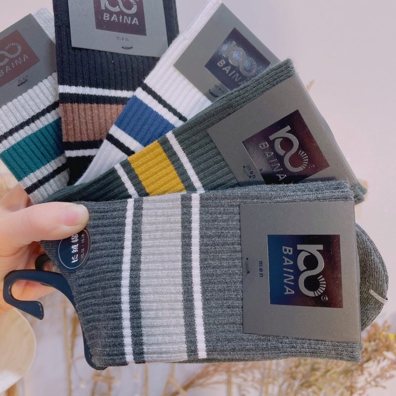 5 Pairs Men's Trendy Striped Sports Cotton Middle Tube Socks Black White - Image 2