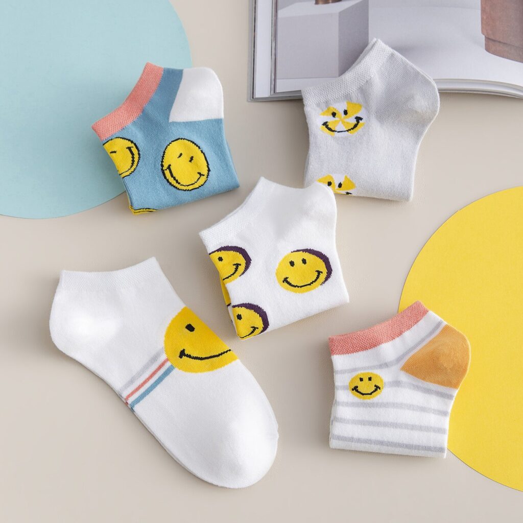 Vanessa's Happy Cartoon Calcetines Women's Harajuku Style Socks 5 Pairs - Image 3