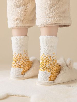 Vanessa’s New Women’s Mid-Tube Warm Coral Fleece Starry Star Socks