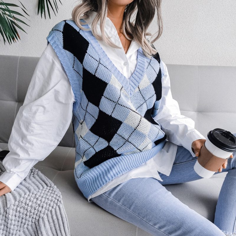 College Rhombus V-neck Vest - Image 2