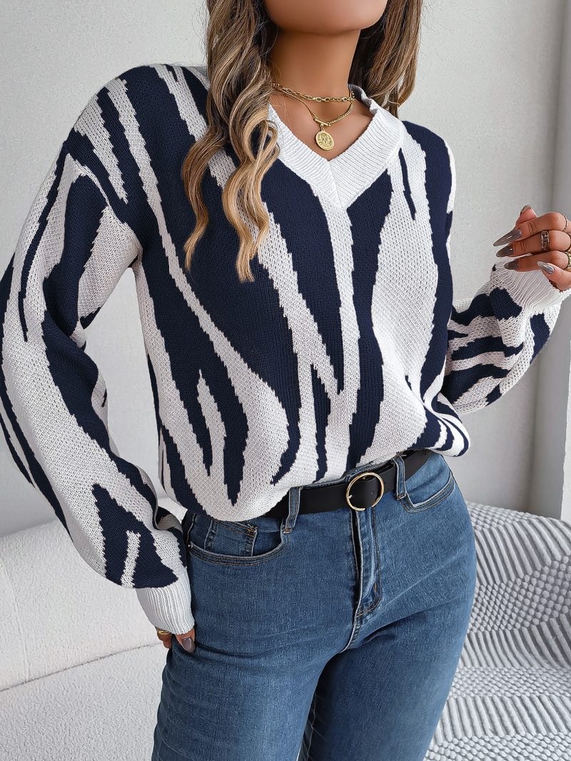 Contrast Color V-Neck Sweater - Image 7
