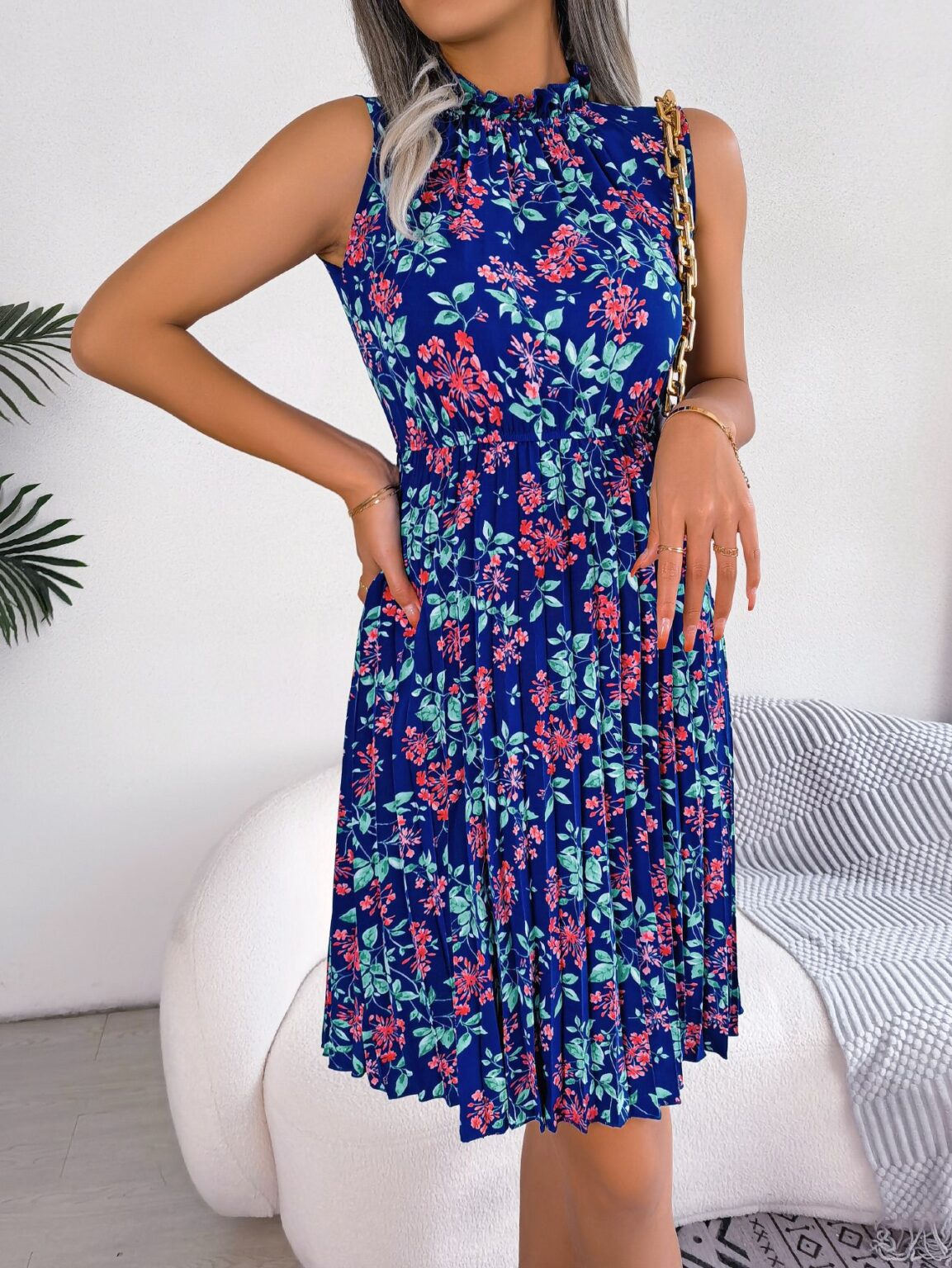 Elegant Floral Cinched Pleated Dress - Image 5