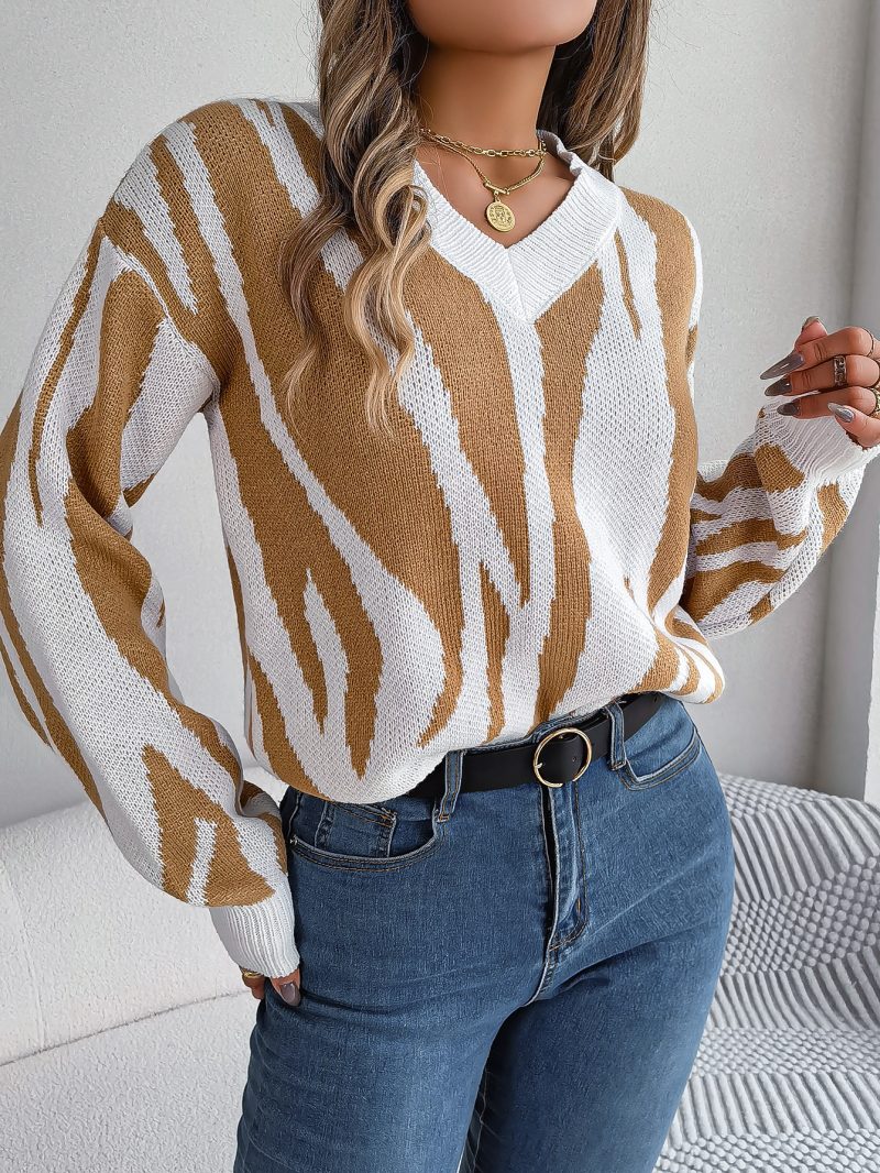 Contrast Color V-Neck Sweater - Image 5