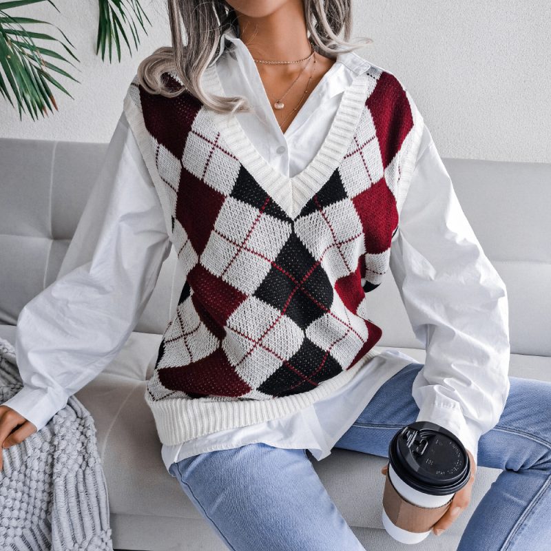 College Rhombus V-neck Vest - Image 3