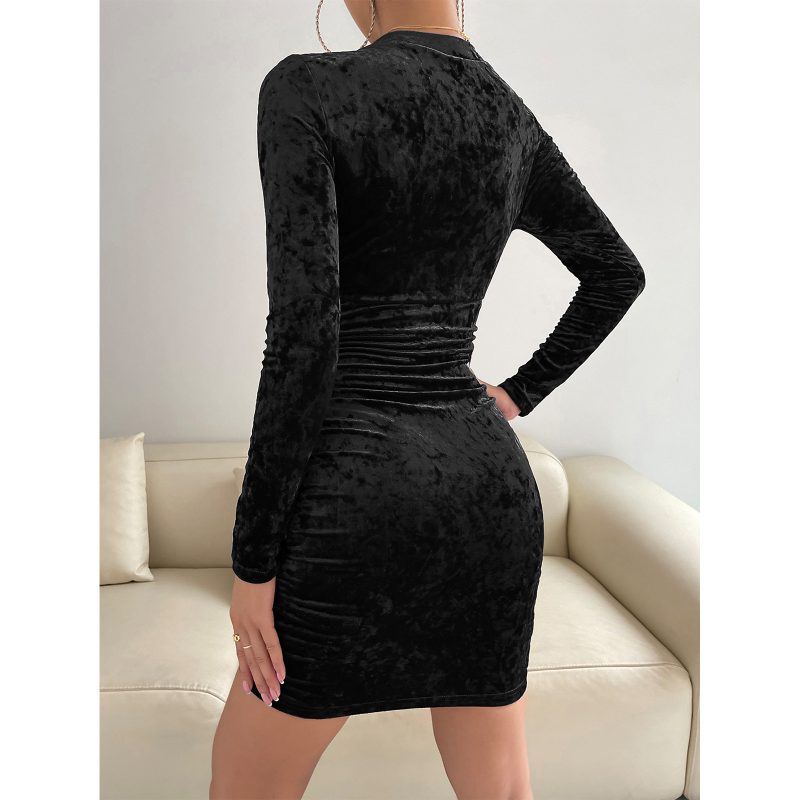 Stunning V-Neck Velvet Dress - Image 2