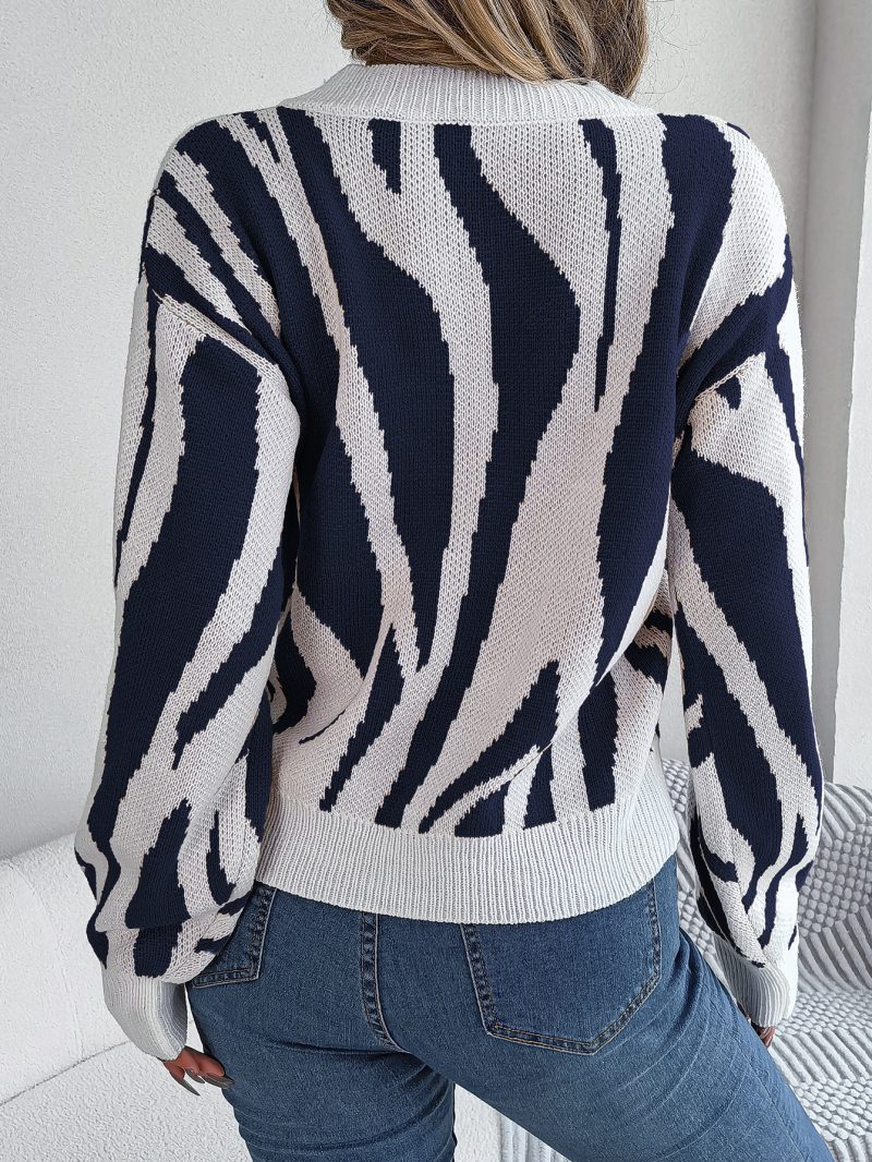 Contrast Color V-Neck Sweater - Image 6