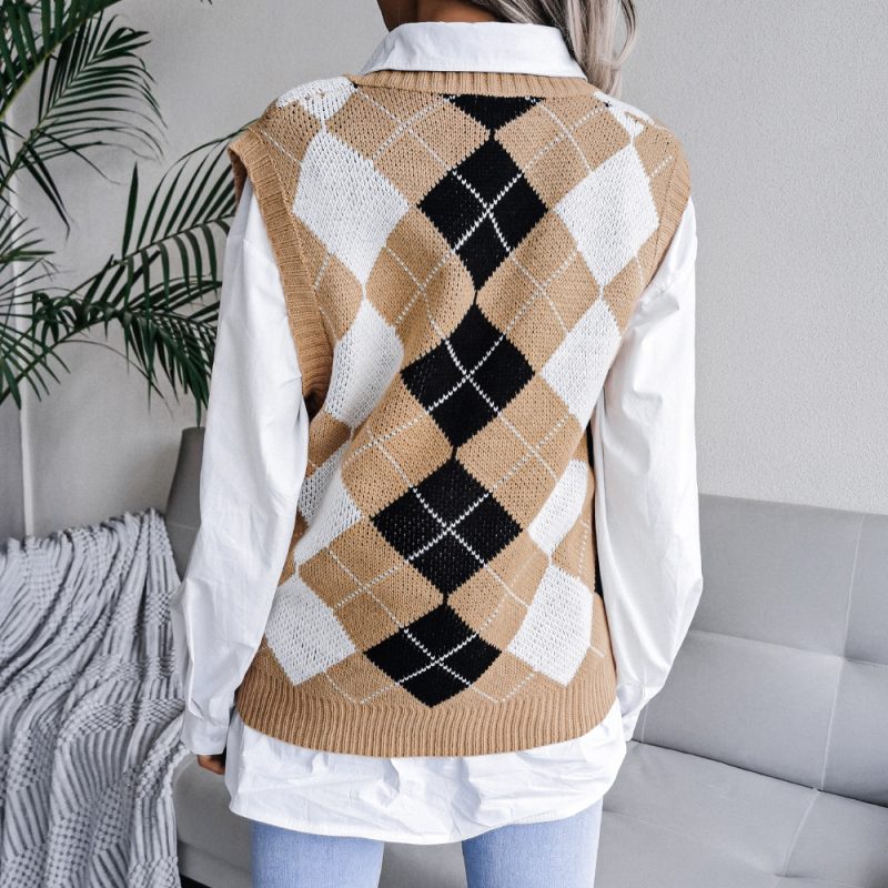 College Rhombus V-neck Vest - Image 10