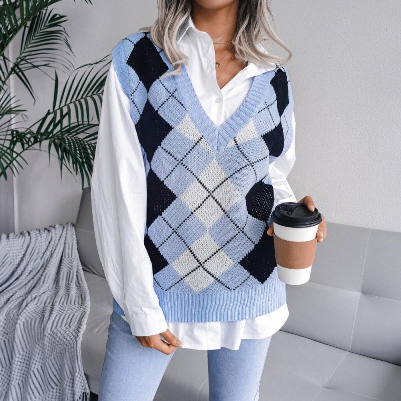 College Rhombus V-neck Vest - Image 7