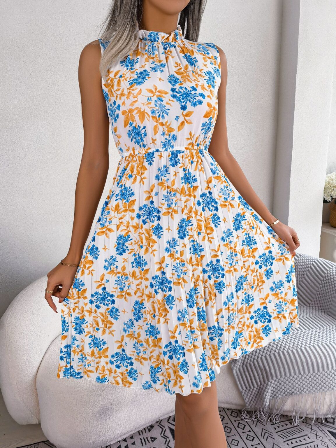 Elegant Floral Cinched Pleated Dress - Image 2