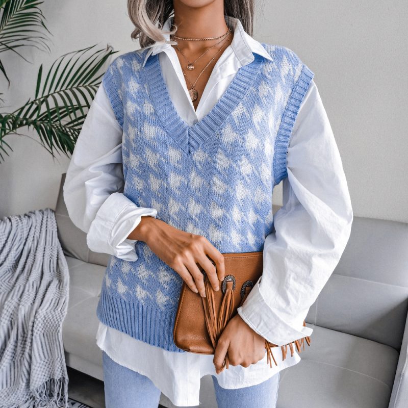 Houndstooth V-neck Knit Vest - Image 6