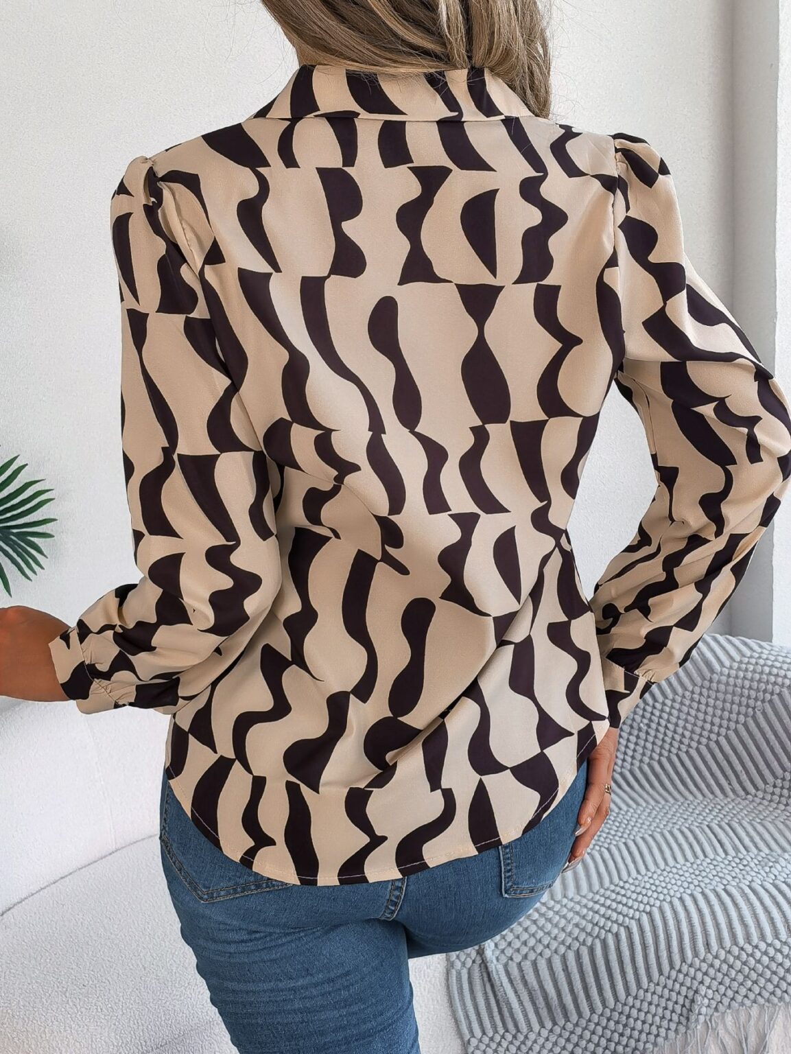 Elegant Contrast Striped Shirt for Autumn - Image 6