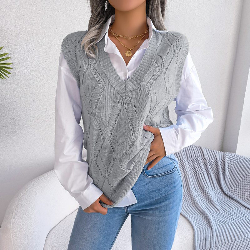 Diamond V-Neck Knitted Vest - Image 8