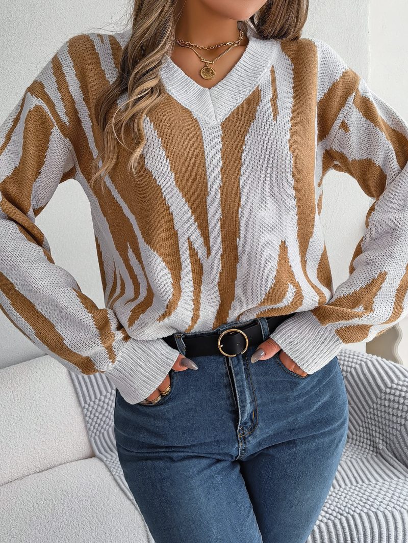 Contrast Color V-Neck Sweater - Image 8