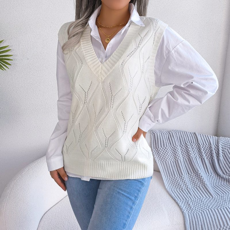 Diamond V-Neck Knitted Vest - Image 3