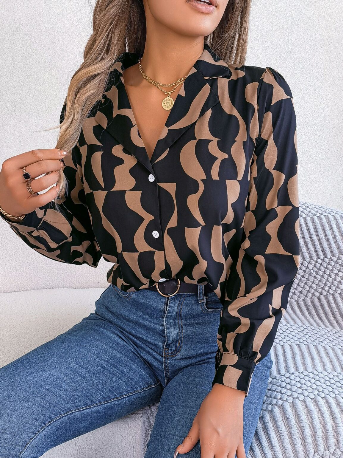 Elegant Contrast Striped Shirt for Autumn - Image 2