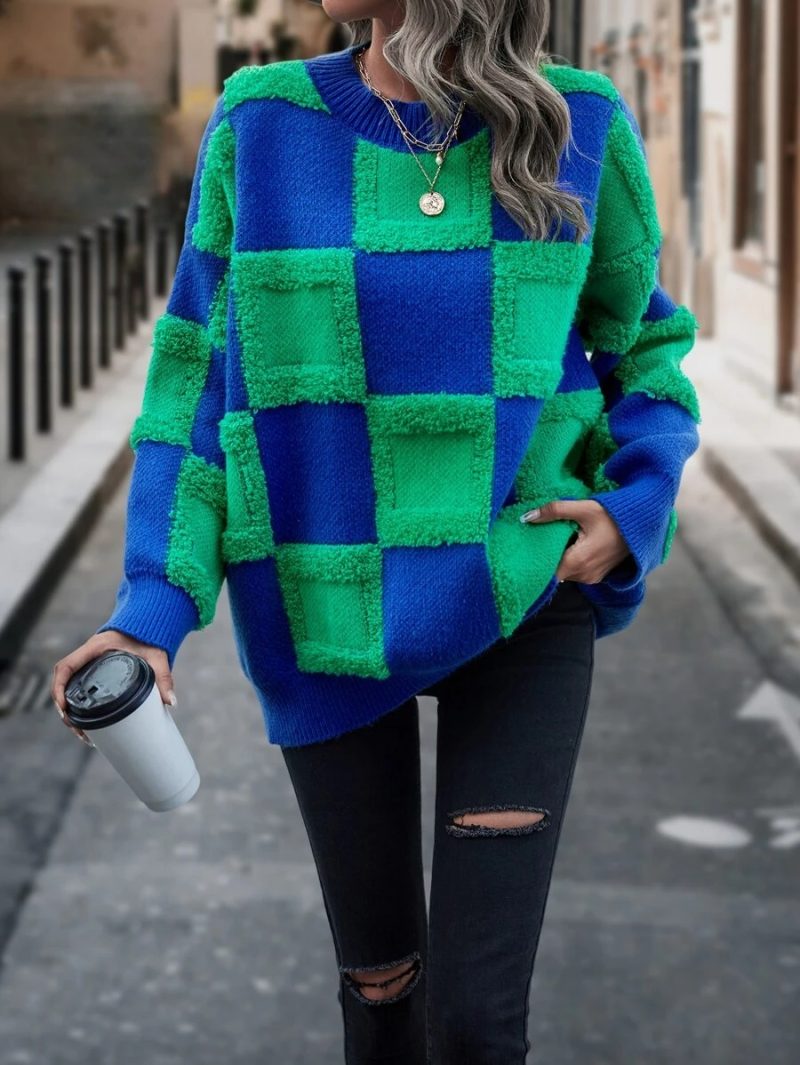 Two-Tone Pig Pullover Sweater - Image 2