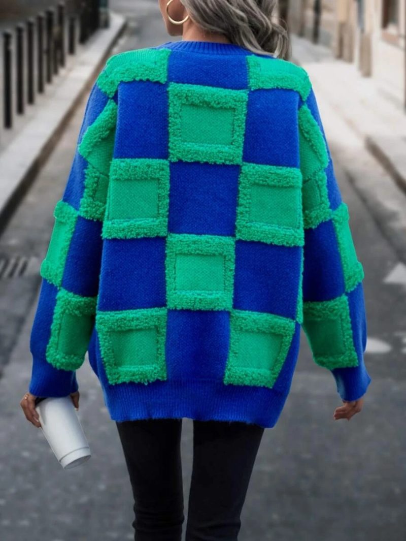 Two-Tone Pig Pullover Sweater - Image 3