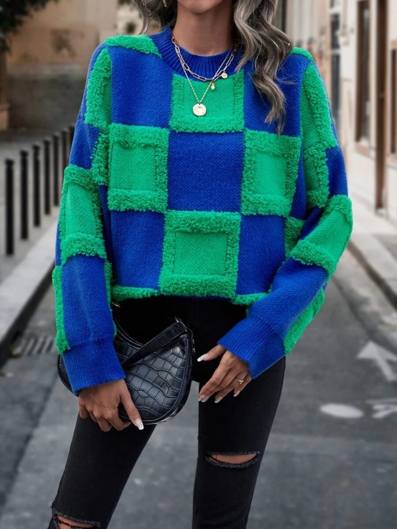 Two-Tone Pig Pullover Sweater - Image 5