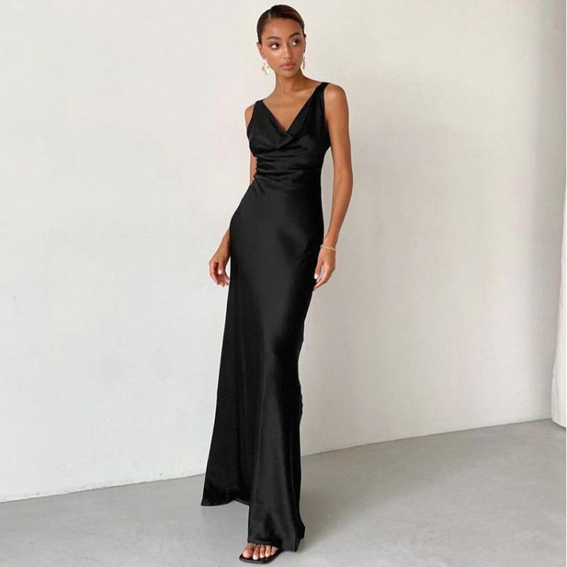 Swing Collar Black Dress - Image 2