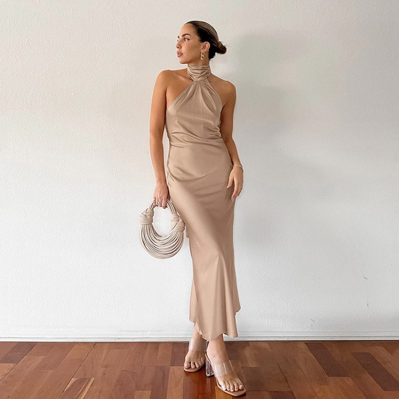 Elegant Halter Neck Fishtail Evening Dress - Image 2