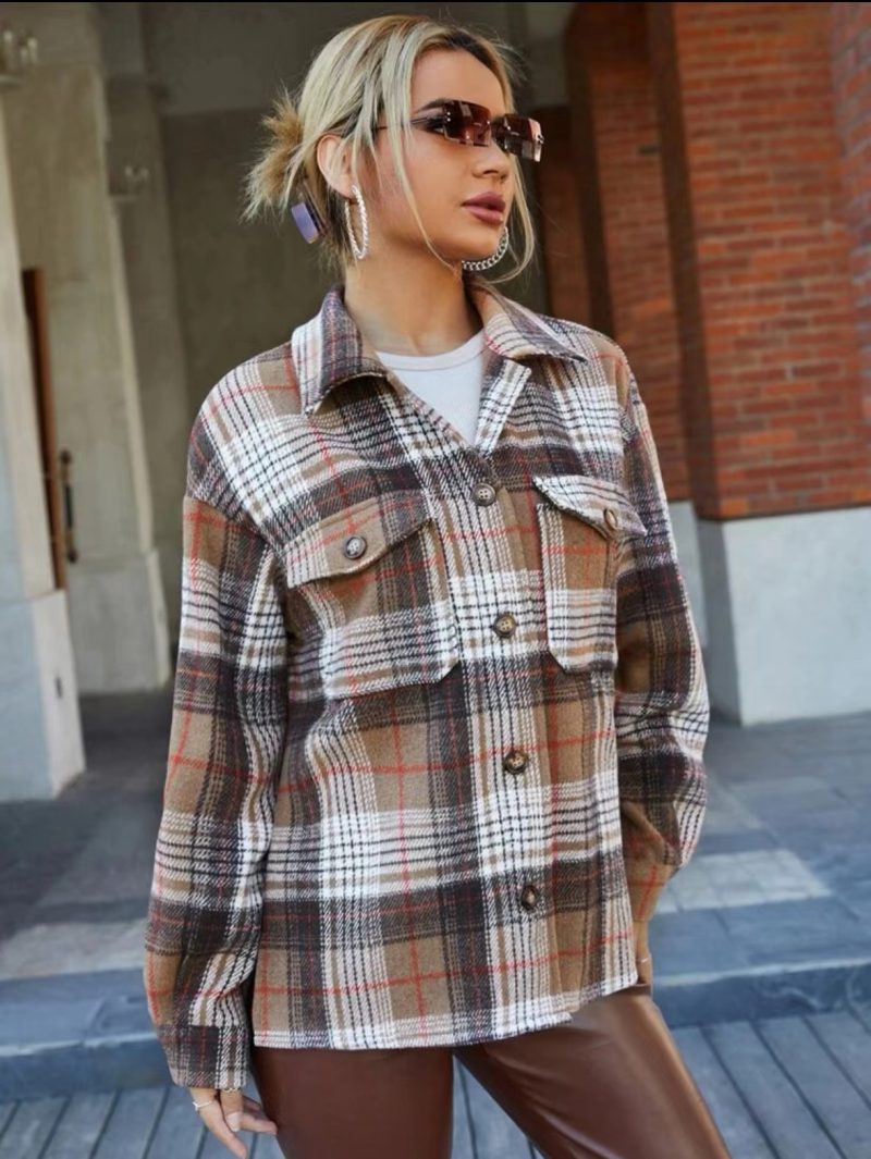 Retro Plaid Collared Woolen Coat - Image 3