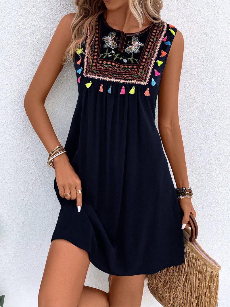 National Round Neck Sleeveless Dress - Image 4