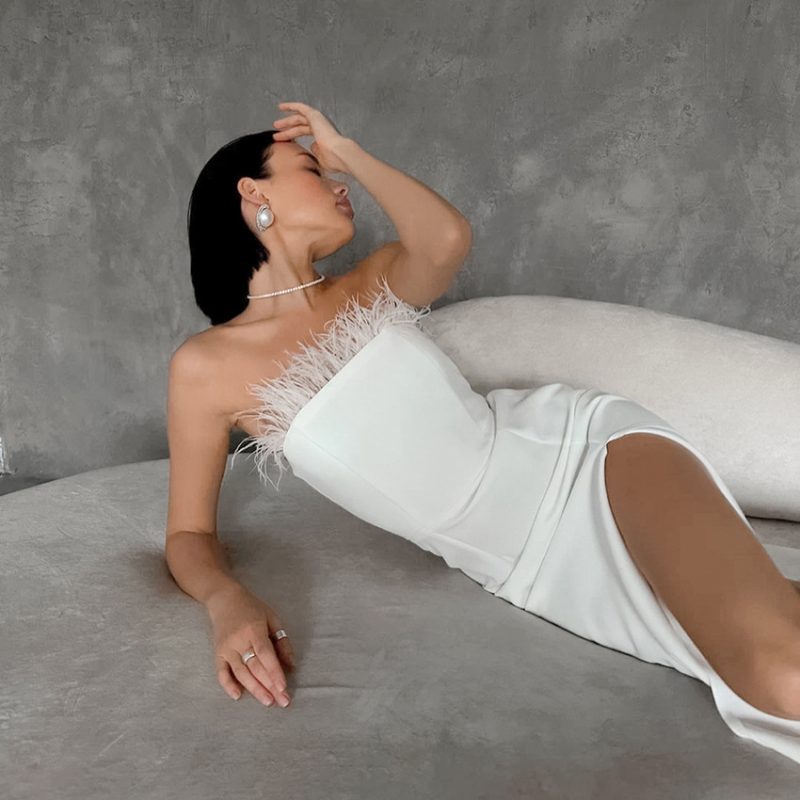 Summer Maxi Dress with White Feather Decoration - Image 4