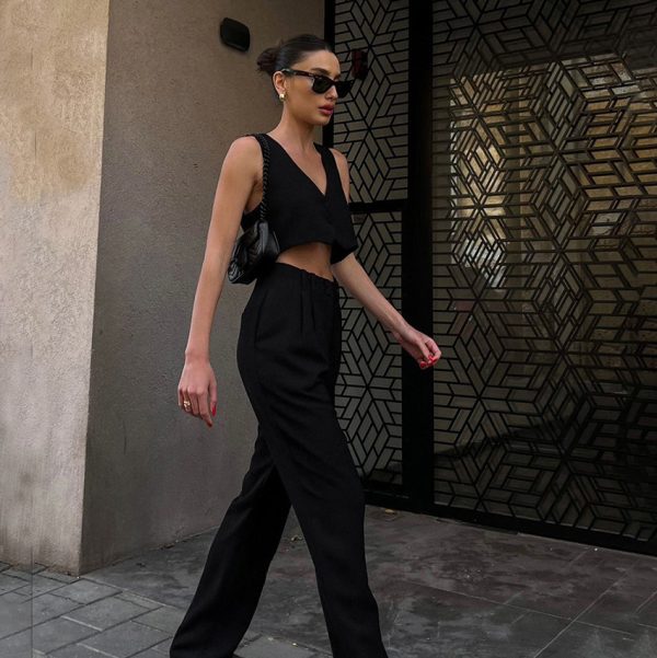 Sleeveless Vest and Cropped Pants Two-Piece Suit - Image 3