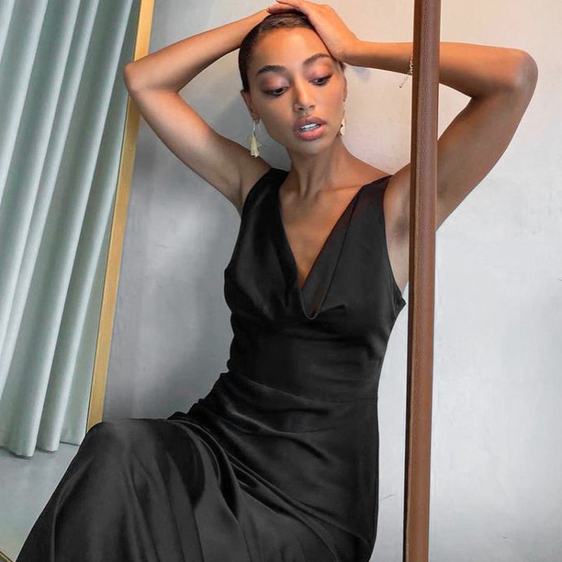Swing Collar Black Dress - Image 4