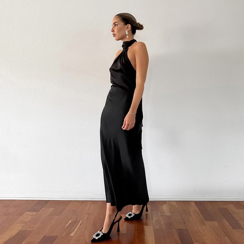 Elegant Halter Neck Fishtail Evening Dress - Image 4