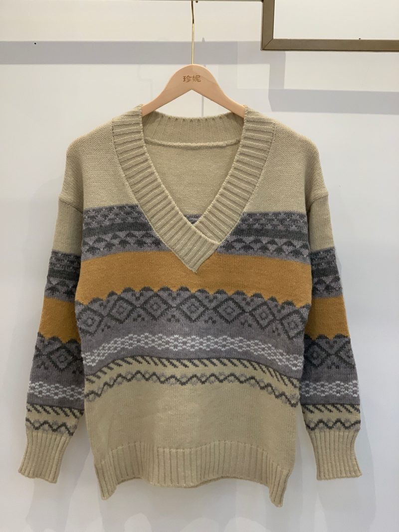 Retro V-Neck Office Sweater - Image 4
